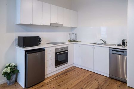 THE GLASS STUDIOS - Photo 2