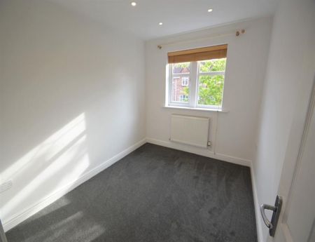 3 Bedroom Mews To Let - Photo 3