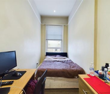 4 bedroom apartment to rent - Photo 4