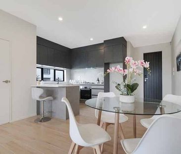 3 Bedroom Townhouse available - Photo 3