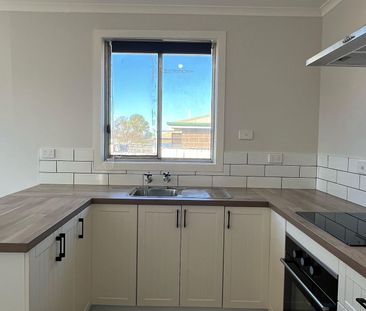 Newly Renovated Stylish 3 Bedroom Home! - Photo 1