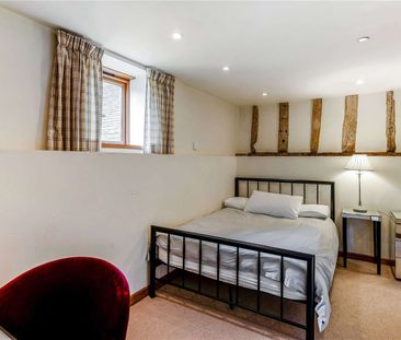 A spacious and attractive three bedroom barn conversion with views ... - Photo 4