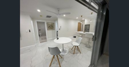 Modern Two Bedroom House - Photo 2