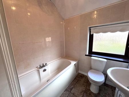 19 Lemberg Street, Belfast, BT12 6GH - Photo 2