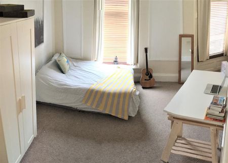 13 bedroom townhouse to rent - Photo 5