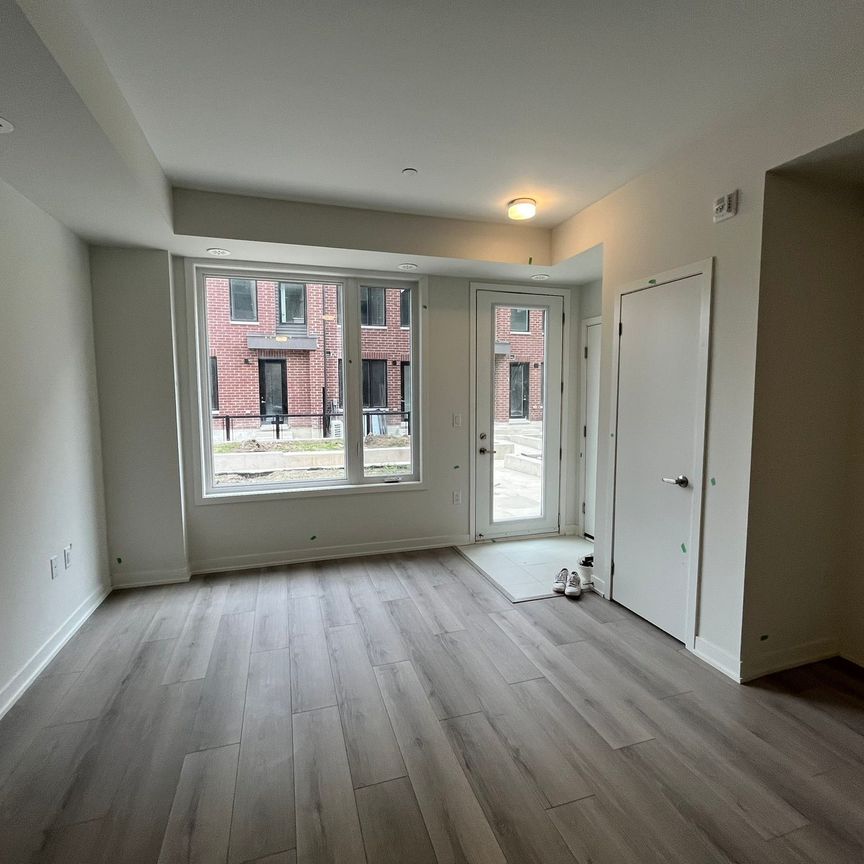 For Lease - 3409 Ridgeway Drive Unit# 3, Mississauga, Ontario - Photo 1