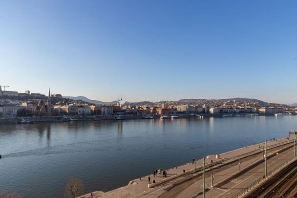Kiadó újszerű állapotú lakás - Budapest V. kerület - Photo 1