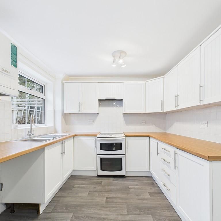 2 bedroom townhouse to rent - Photo 1