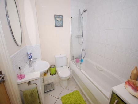 1 bedroom flat to rent - Photo 4