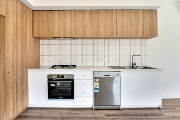 7/19 Hood Cres Fawkner VIC 3060 - Photo 1