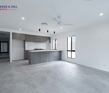 MODERN FAMILY LIVING IN A QUIET MORAYFIELD - Photo 3
