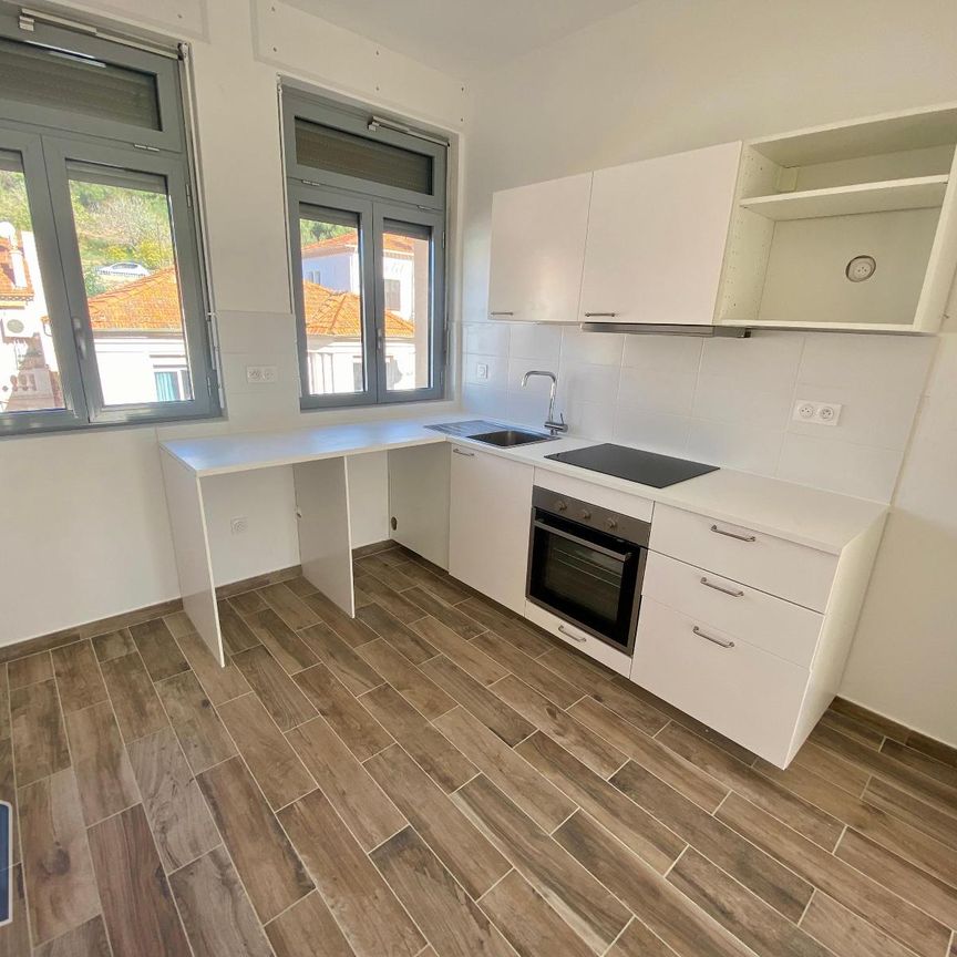Location Appartement 3 pièces 57m² LE LAVANDOU 83980 - Photo 1