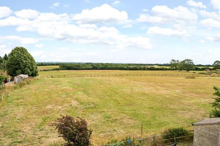 4 bedroom semi-detached house to rent - Photo 3