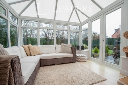 4 bedroom detached house to rent - Photo 3