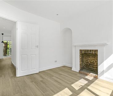 Walnut Tree Avenue, Mitcham, CR4 3AB - Photo 1