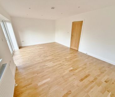 4 bedroom semi-detached house to rent - Photo 2