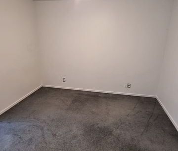 Sunny 3 Bedroom home with carpark - Photo 1