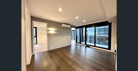 Spacious Two Bedroom Apartment in the Heart of West Melbourne - Photo 3