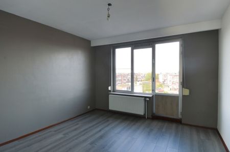 APPARTEMENT MET 2 SLAAPKAMERS EN GARAGE, MET ZICHT OP PARK - Photo 3