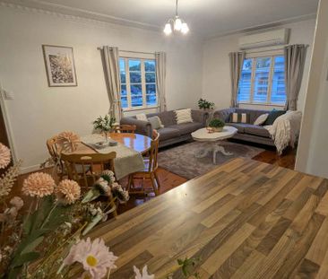 Charming Inner-City Home for Rent – Walk to Bakers Duck & the Toowo... - Photo 5