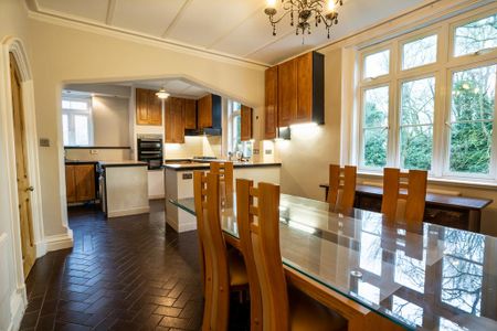 4 bedroom flat to rent - Photo 2