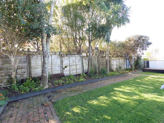 Fantastic Family Home – Western Heights - Photo 1