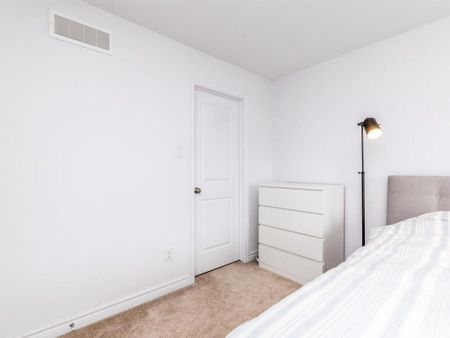 For Lease - 736 Twist Way, Kanata, Ontario - Photo 2