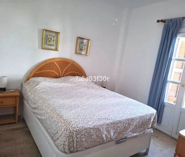 2 room luxury penthouse for rent in Marbella, Andalusia - Photo 4