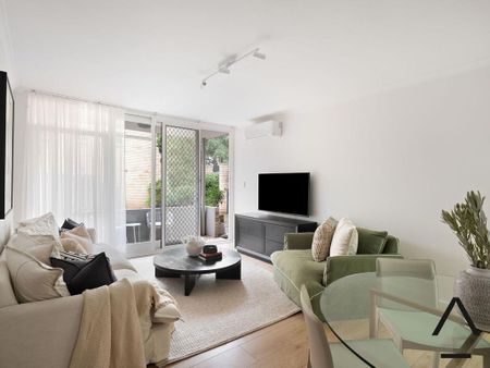 Ground floor apartment in the heart of Hunters Hill - Photo 2