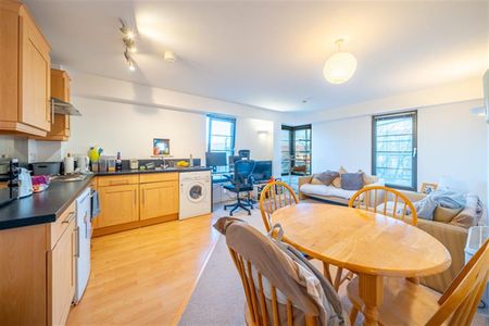 Park West, NG7 - Photo 2