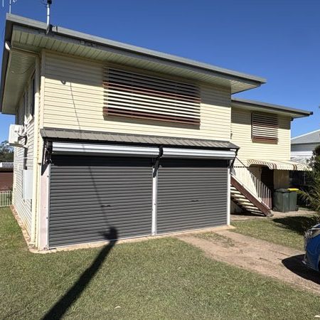 Renovated family home - Apply now! - Photo 2