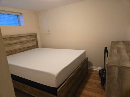 For Lease - 323 Towercrest Drive Unit# Basement, Newmarket, Ontario - Photo 2