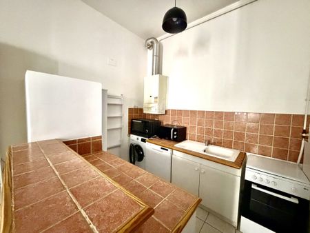 Location Appartement 2 pièces 50m² NIMES 30000 - Photo 5