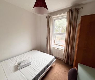 5 bedroom terraced house to rent - Photo 4