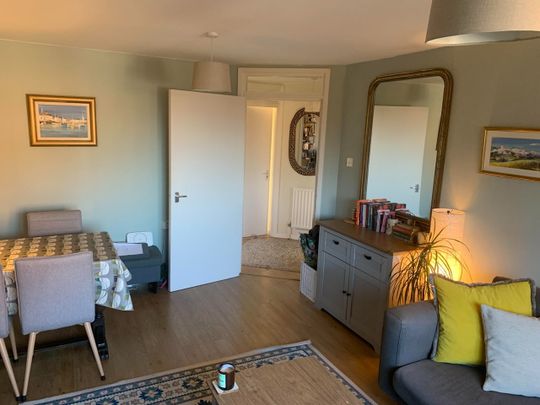 2 Bed Flat, Hither Green, SE13 - Photo 1