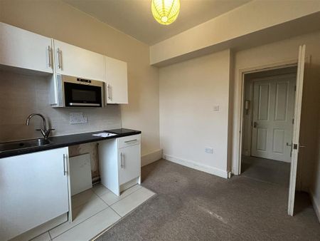 Studio to rent - Photo 3