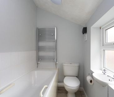 3 bedroom detached house to rent - Photo 5