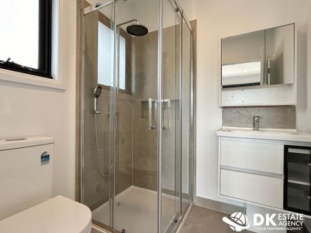 Stunning 4 bedroom Townhouse - Photo 2