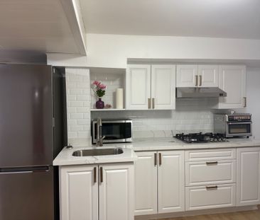 For Lease - 72 La Rose Avenue, Toronto, Ontario - Photo 4