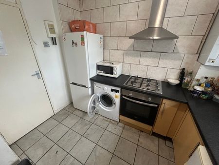 Room in a Shared Flat, Edith House, W6 - Photo 5