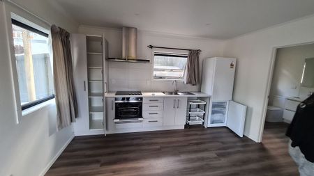 One Bedroom Flatlet Quiet and Convenient Area - Photo 2