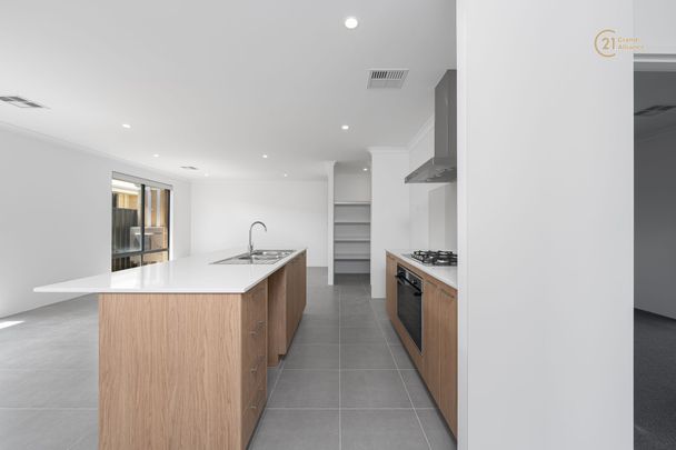 Walk to Coles @ $800 Per Week - Photo 1