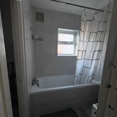 three bedroom house ideal for working families- Manor Park - Photo 1