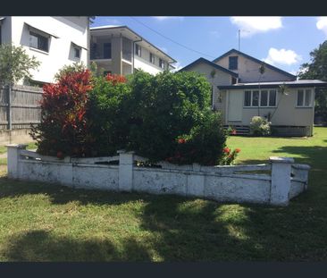2/10 Fitzpatrick Street, Walkerston, Qld 4751 - Photo 2