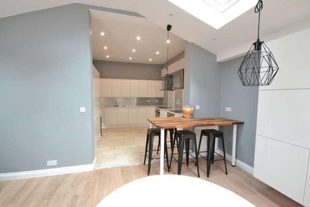 Thames House, Reading, Berkshire, RG1 - Photo 2