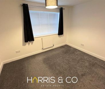 2 bedroom end of terrace house to rent - Photo 2