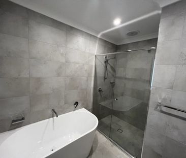 GREAT LOCATION! - Photo 5