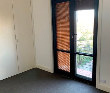 Beaconsfield - Photo 3