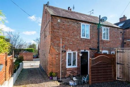 2 bedroom end of terrace house to rent - Photo 2