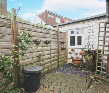 New Malden, KT3 - Photo 3